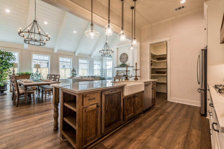 Paint Colors that Go with Barn Wood