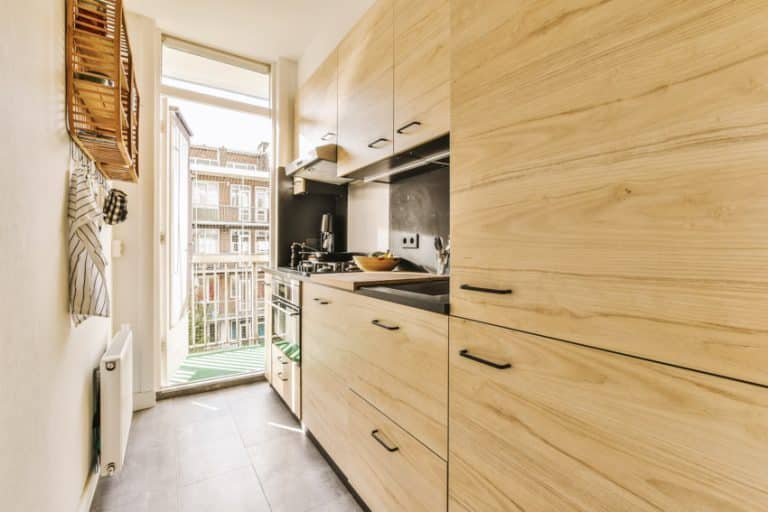 What Are The Options For Wood Grain Kitchen Cabinets?